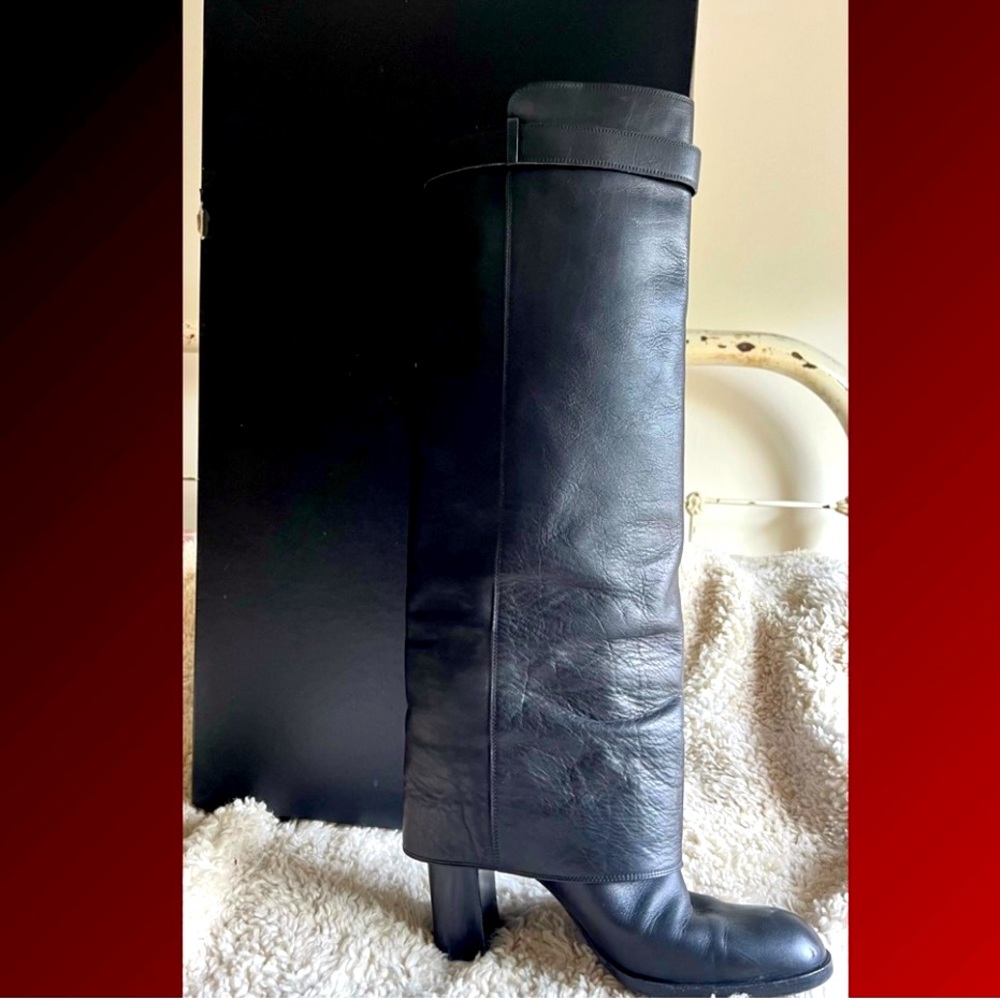 CHANEL  biker boot in black. Vintage. Size 8